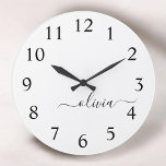 Schwarz-weißer Name für das Girl-Monogramm Große Wanduhr<br><div class="desc">Schwarz und Weiß einfache Script Monogram Name Clock. Das macht den perfekten 16 Geburtstag,  Hochzeit,  Brautparty,  Jubiläum,  Babydusche oder Junggeselinnen-Abschied Geschenk für jemanden,  der Lieben glamourösen Luxus und schicke Stile.</div>