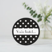 Schwarz-weißer Punkt, süße 16 Kreise Einladungen (Stehend Vorderseite)