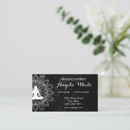 Schwarz-weißer Reiki Master Healer Yoga Instructor Visitenkarte (Stehend Vorderseite)