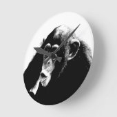 Schwarz-weißer Schimpanse Runde Wanduhr (Winkel)