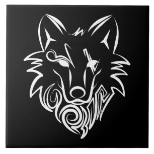 Schwarz-weißer Stammeswolf Fliese