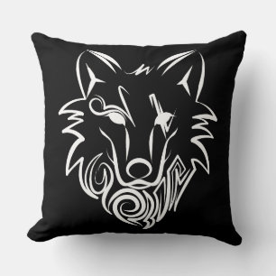 Schwarz-weißer Stammeswolf Kissen