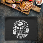 Schwarz-weißer Vater Personalisiert GRILLEN Grillv Geschirrtuch<br><div class="desc">Rüsten Sie die Grillessentials Ihres Vaters mit dem Personalisierten Schwarz-Weiß-Vater GRILLEN Pater Kitchen Handtuch. Das ist nicht nur ein Küchentuch, sondern ein einzigartiges, personalisiertes Accessoire, das die Liebe Ihres Vaters für GRILLEN und seine Beherrschung am Grill feiert. Personalisieren Sie es mit seinem Namen für eine Touch, die sowohl praktisch als...</div>