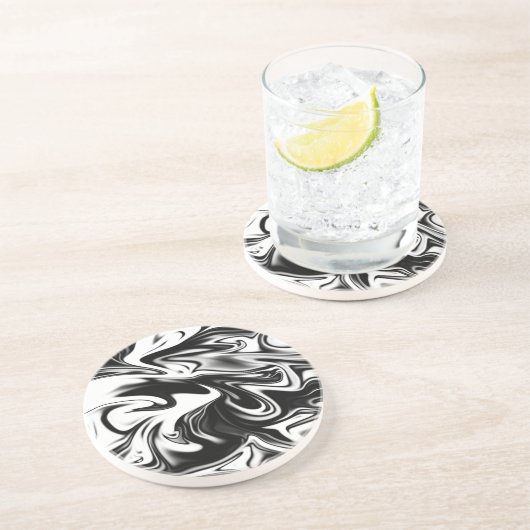 Schwarz-weißer verflüssigter Marmor Untersetzer (Seite)