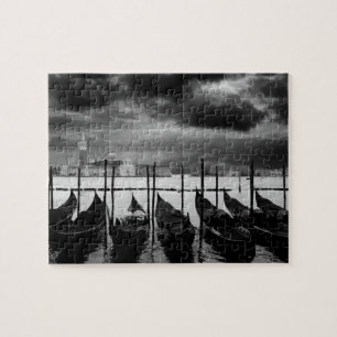Schwarz-weißer Vintager Venedig-Kanal Puzzle