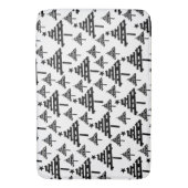 Schwarz-weißer Weihnachtsbaum Abstraktes Muster Badematte (Vorderseite Vertikal)