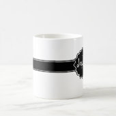 Schwarz-weißes Abzeichen mit Monogramm Kaffeetasse (Mittel)