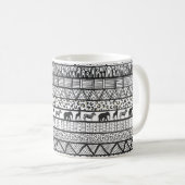 Schwarz-weißes afrikanisches Stammesmuster Kaffeetasse (VorderseiteRechts)