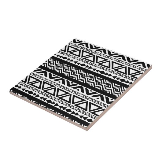 Schwarz-weißes aztekisches Stammes- Muster Fliese (Seite)