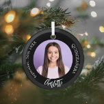 Schwarz-weißes benutzerdefiniertes Foto Quinceaner Ornament Aus Glas<br><div class="desc">Ein klassischer schwarzer Hintergrund. Personalisieren und fügen Sie einen Namen,  Datum,  Alter und Foto.</div>