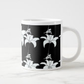Schwarz-weißes Blumengeschenk Jumbo-Tasse (Rechts)