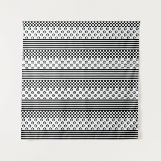 Schwarz-weißes Boho Karo Blumenmuster Wandteppich (Vorderseite)