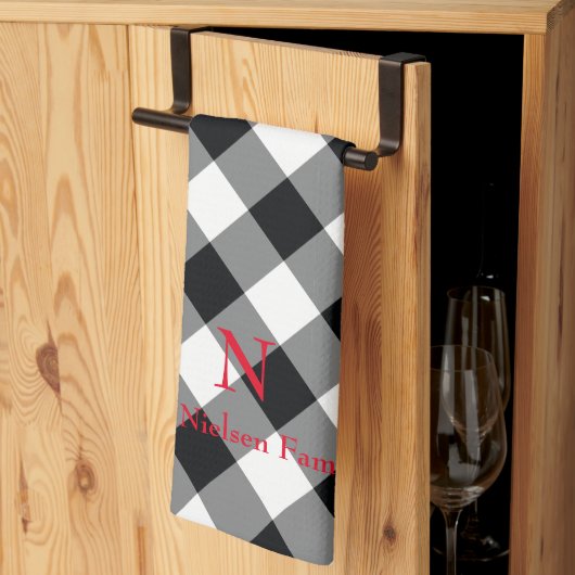 Schwarz-weißes Buffalo Kariert Monogram Küchentuch (Drittel gefaltet)