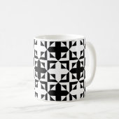 Schwarz-weißes Cross-Monochrome-optisches Muster Kaffeetasse (VorderseiteRechts)