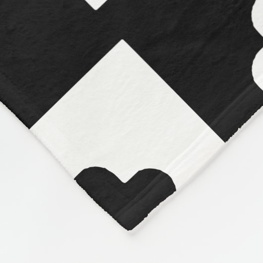 Schwarz-weißes Cross-Plus-Square-Prüfplatinenmuste Fleecedecke (Ecke)