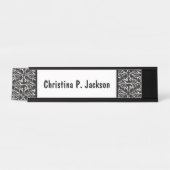 Schwarz-weißes Damask Muster Extravagante Scrolls Schreibtischnamensplakette (Vorderseite )