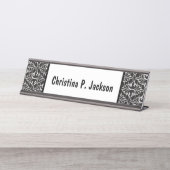 Schwarz-weißes Damask Muster Extravagante Scrolls Schreibtischnamensplakette (Vorderseite )