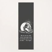 Schwarz-weißes einbeiniges Yoga-Pose-Logo von King Yogamatte (Vorderseite)