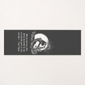 Schwarz-weißes einbeiniges Yoga-Pose-Logo von King Yogamatte (Vorderseite (Horizontal))