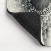 Schwarz-weißes Foto für die Blume Mousepad (Ecke)