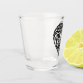 SCHWARZ-WEIßES FRIEDENS-HERZ SCHNAPSGLAS (Links)