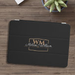 Schwarz-weißes Gold Monogramm Name-Skript iPad Air Hülle<br><div class="desc">Elegantes Gold Monogram mit Name Script. Einfach personalisiert,  fügen Sie einfach Ihre Initialen und Namen hinzu.</div>