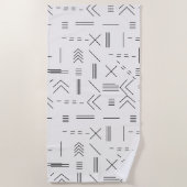 Schwarz-weißes Gorgees Modern Geometric Muster Strandtuch (Vorderseite)