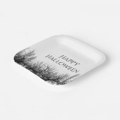 Schwarz-weißes Gothic Woods Halloween-Party Pappteller (Gewinkelt)