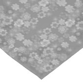 Schwarz-weißes graues Retro-Floral-Muster Kurzer Tischläufer (Ecke)