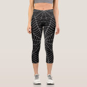 Schwarz-weißes Halloween-Muster im Spinnennetz Capri Leggings (Vorderseite)