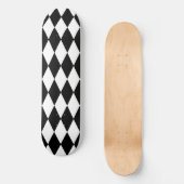Schwarz-weißes Harlequin Diamonds-Musterdesign Skateboard (Vorderseite)