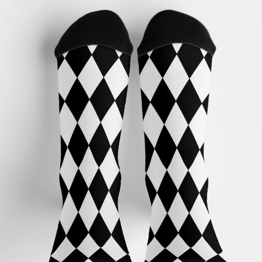 Schwarz-weißes Harlequin Diamonds-Musterdesign Socken (Oben)