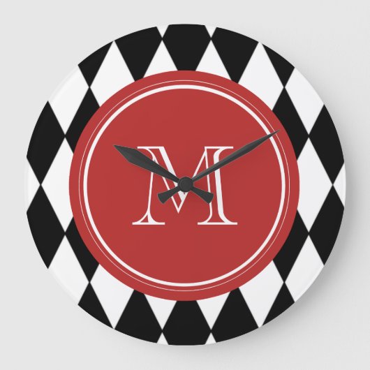 Schwarz-weißes Harlequin-Muster, rotes Monogramm Große Wanduhr (Vorderseite)