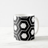 Schwarz-weißes Hexagon Honeycomb Geometrisches Mus Kaffeetasse (VorderseiteRechts)