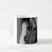 Schwarz-weißes Horseaugenkunstwerk Kaffeetasse (Vorderseite Links)