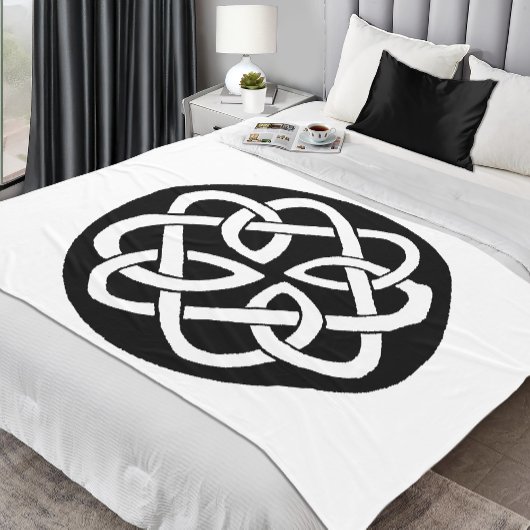 Schwarz-weißes keltisches Knotenmuster-Kreissymbol Fleecedecke