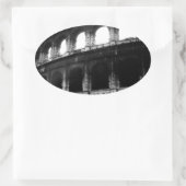 Schwarz-weißes Kolosseum Römisches Reich Ovaler Aufkleber (Tasche)