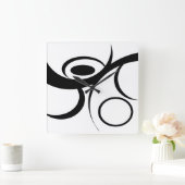 Schwarz-weißes Kurvendesign Quadratische Wanduhr (Zuhause)