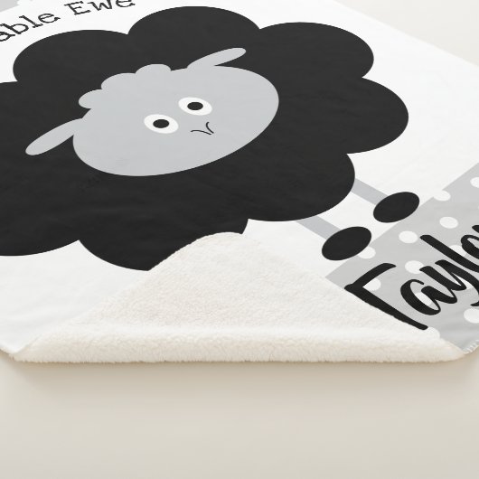 Schwarz-weißes Lämmchen, neutrales, adorable Ewe C Sherpadecke (3/4)