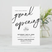 Schwarz-weißes Logogeschäft - Große Öffnung Einladung (Stehend Vorderseite)