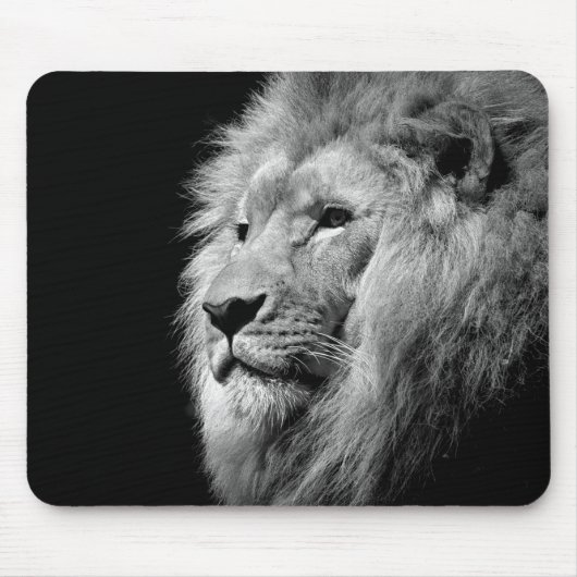 Schwarz-weißes Löwenportrait - Tierfotografie Mousepad (Vorne)