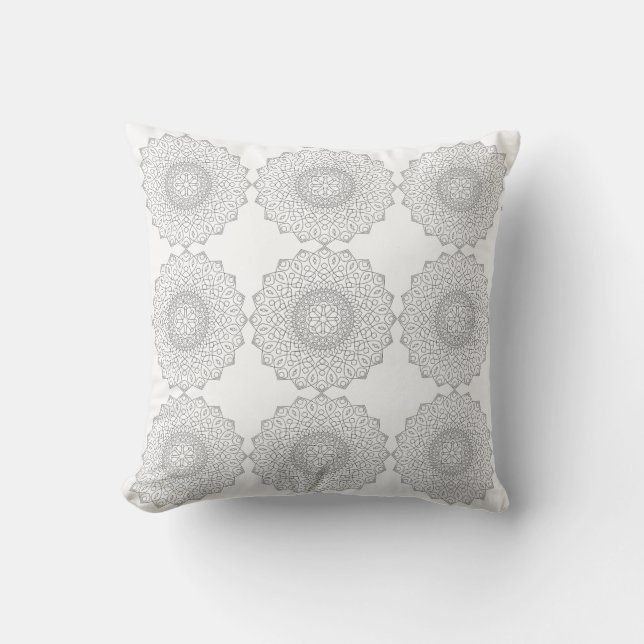 Schwarz-weißes Mandala-Kreismuster-Pillow Kissen (Vorderseite)