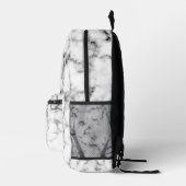 Schwarz-weißes Marmor funkelndes Monogramm Bedruckter Rucksack (Rechts)