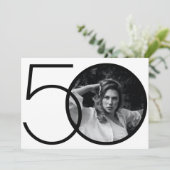 Schwarz-weißes Minimalistisches Foto 50. Geburtsta Einladung (Stehend Vorderseite)