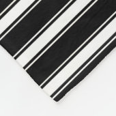 Schwarz-weißes mit Monogramm Blumen des Fleecedecke (Ecke)