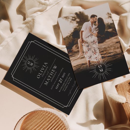 Schwarz-weißes Mittelalter 70er Monogram Foto Hoch Einladung