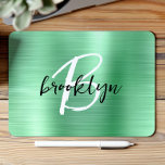 Schwarz-weißes Monogramm aus lackiertem, grün gebü Mousepad<br><div class="desc">Dieses elegante personalisierte Mauspad verfügt über ein Monogramm und einen Vornamen in modernem Schwarz-Weiß-Skript auf einem minzgrünen,  gebürsteten Metallhintergrund.</div>