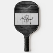 Schwarz-weißes Monogramm aus rustikalem Holz Pickleball Schläger (Vorderseite)