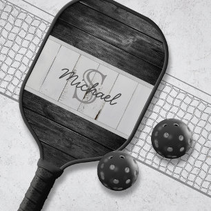 Schwarz-weißes Monogramm aus rustikalem Holz Pickleball Schläger