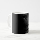 Schwarz-weißes Motivierend Leadership Lion Portrai Kaffeetasse (Vorderseite Links)
